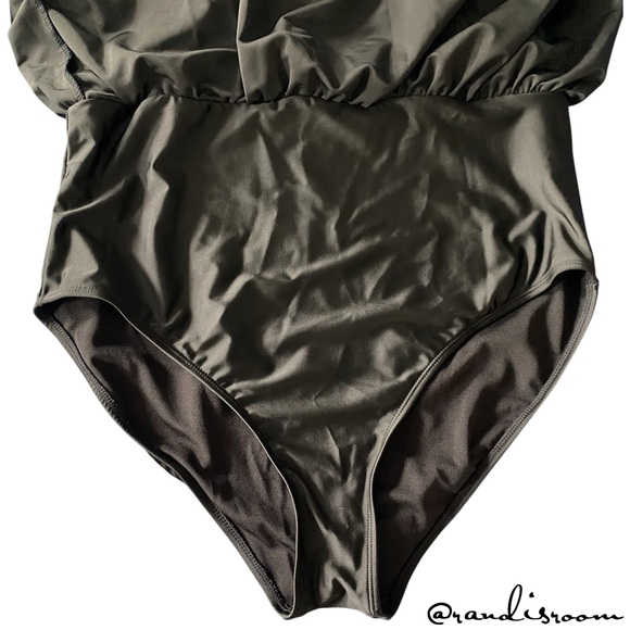 GUC SHEIN Women’s Elegant Black V-Neck Ruffled One-Piece Swim Dress SZ 2XL (16) - Picture 9 of 11